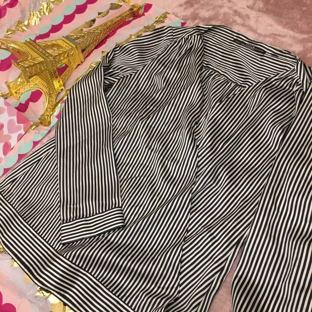 Guess Navy blue and white striped nautical blouse